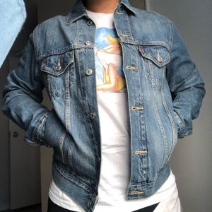 LEVI DENIM JACKET